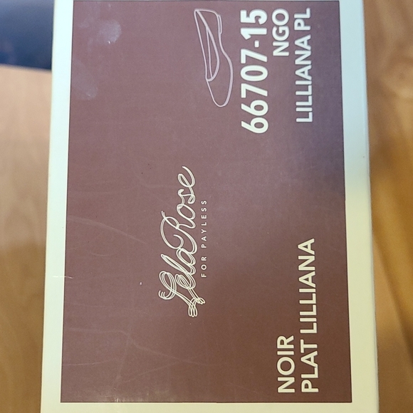 Flats black and white - Picture 3 of 3